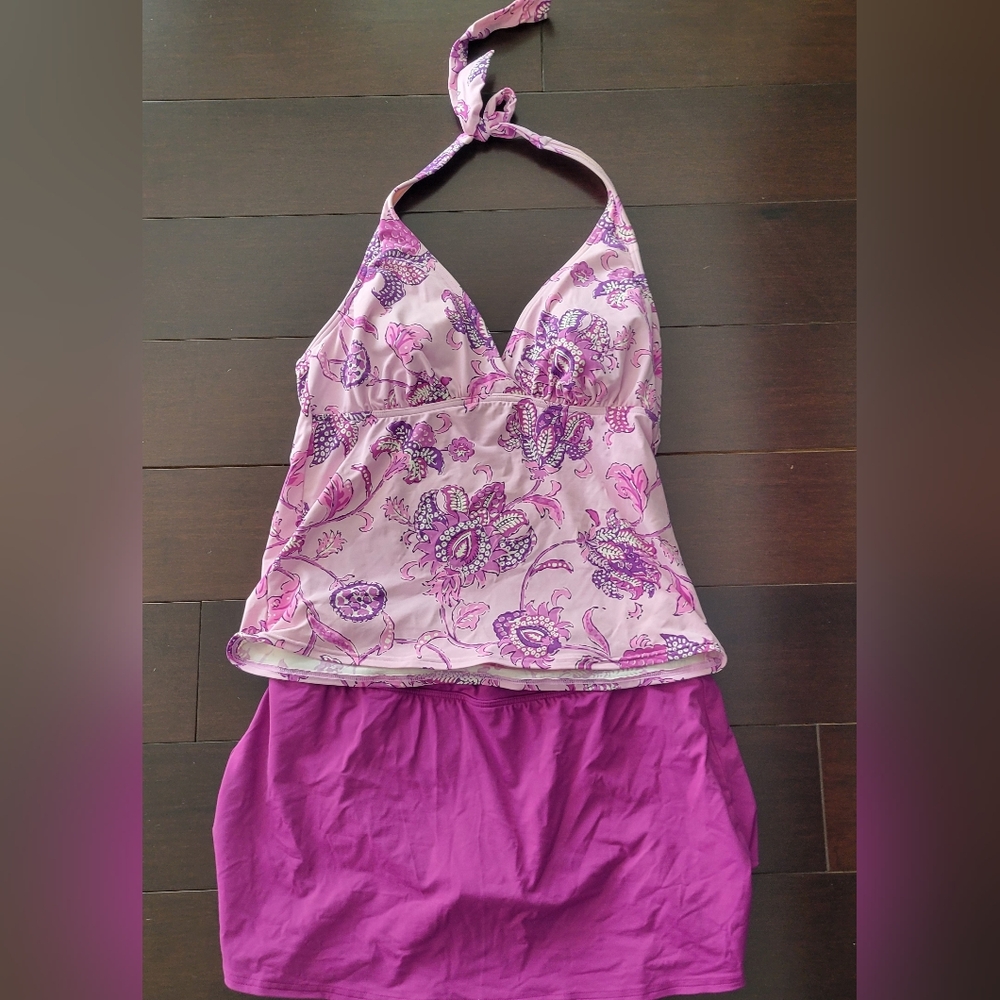 Chic Purple Floral Halter Top and Skirt Set. Barely Worn. Foam D cups.